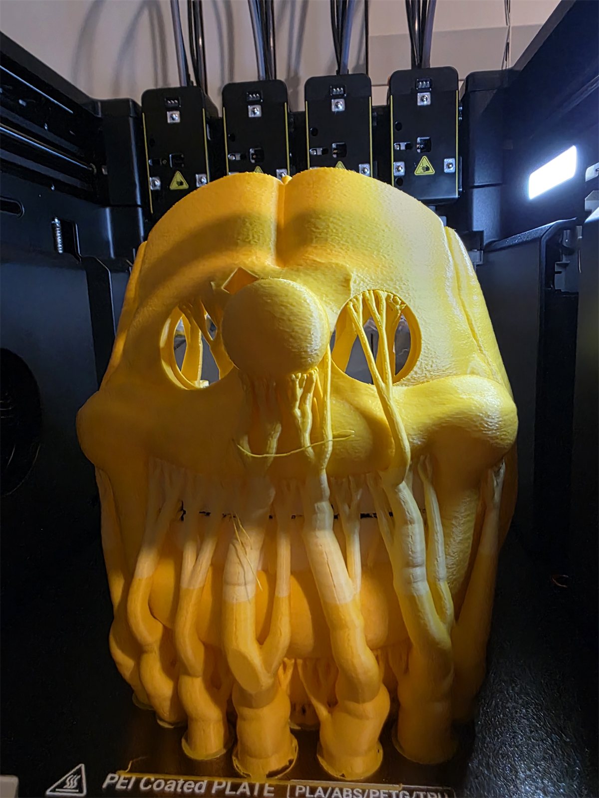 Mini-Split on the print bed with supports